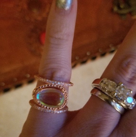 2 for 8$ Moonstone Oval stone ring - Picture 4 of 5